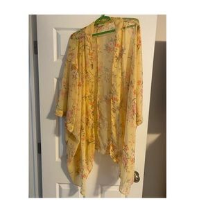 American Eagle Kimono.. one size fits all (I’m xxl)